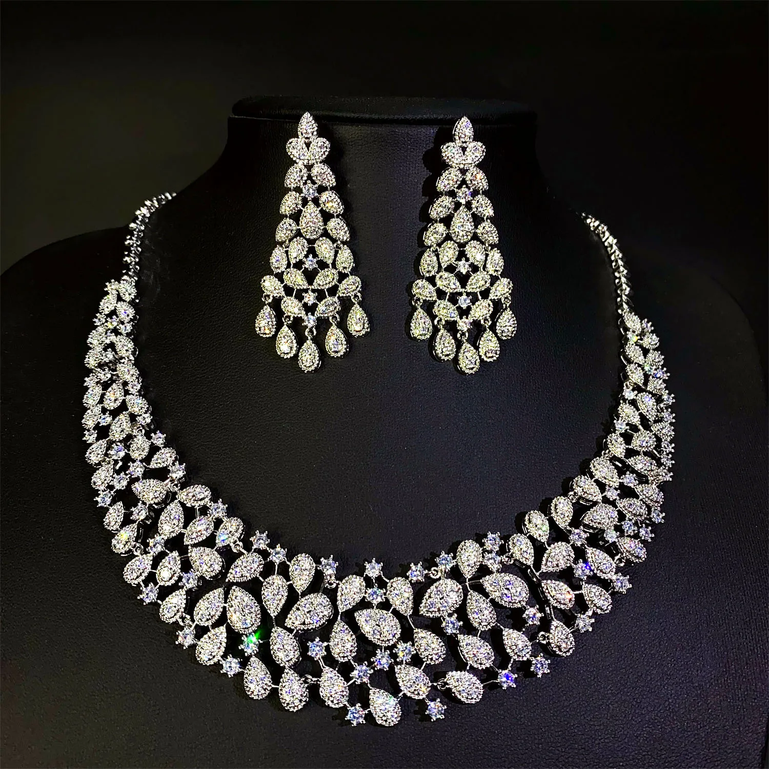 

New Light Luxury Silver Color Sparkling Star Necklace Earrings 2-Piece Women's Dress for Dubai Wedding Bridal Ball Gift M-783