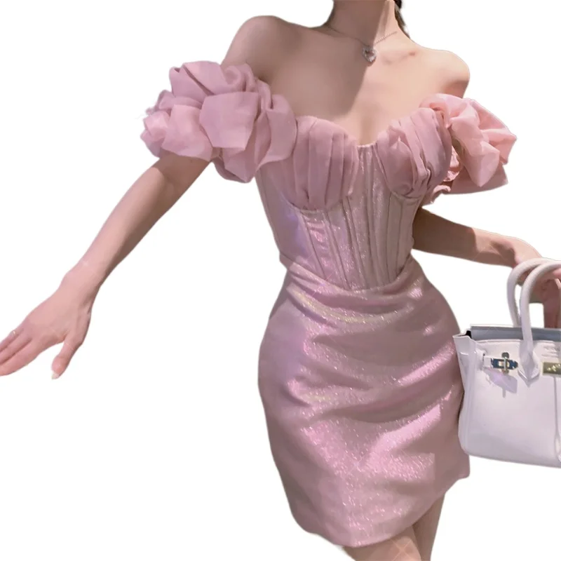 Różowa sukienka korsetowa z odkrytymi ramionami, damska, z falbankami i bufiastymi rękawami, błyszcząca satynowa sukienka bodycon, słodka, modna mini sukienka na imprezę, wieczorowa, klubowa. — zdjęcie 2
