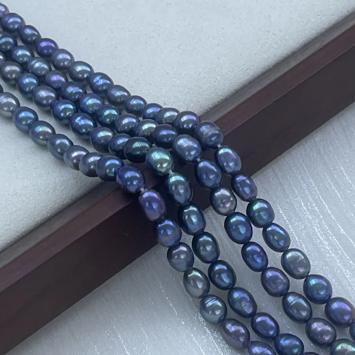 

5-6mm 3A Luminous Natural Freshwater Pearls Blue Purple Rice Bead Jewelry MakeDIY Necklace Bracelet Women Gift Wedding Wholesale