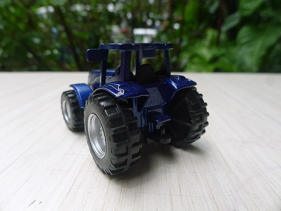 1:64 New Holland T7070 tractor alloy agricultural vehicle Model Toy Gift