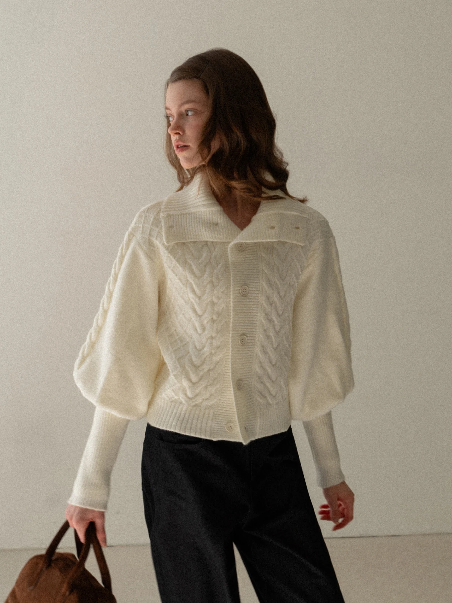 

EGGKA Кардиган с высоким воротником, женский осенне-зимний мягкий фонарь Све, вязаная верхняя одежда, легкий дизайн Sle