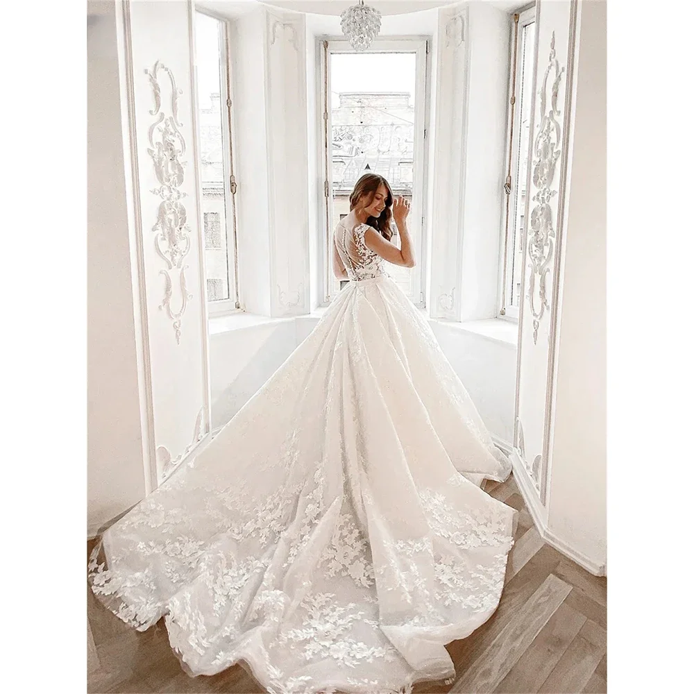 Customized Ivory Lace Sleeveless V-Neck Bridal Gowns Floor-Length Princess A-Line Wedding Dress Chapel Train 2025