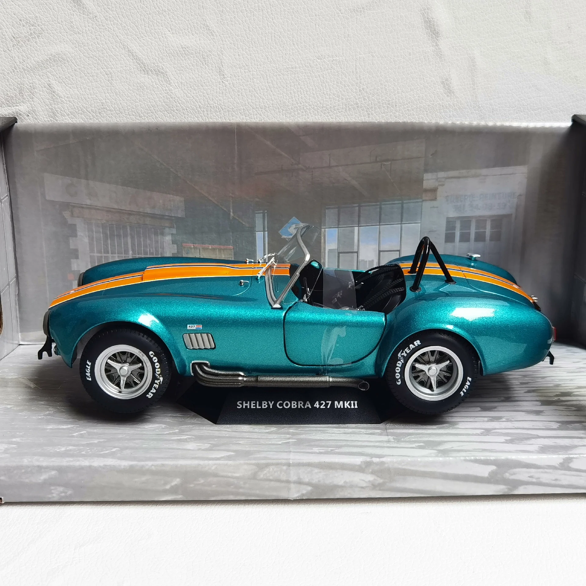 SOLIDO 1:18 SHELBY AC COBRA 427 MKII 1965 Simulation Alloy Car Model Diecast Toy Collectible Gifts Ornaments