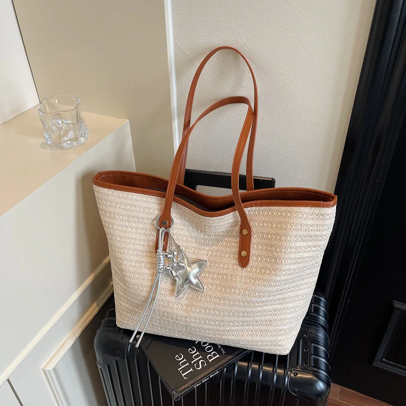 Rainbow-colored straw shoulder bag for women, suitable for beach vacations, spacious woven bucket tote