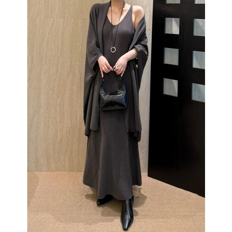 ชุดเซ็ตสองชิ้น เสื้อคลุมไหมพรมแขนทรงปีกค้างคาวสำหรับผู้หญิง ฤดูใบไม้ร่วง ฤดูหนาว ชุดเดรสลำลองหลวมๆ สีพื้น เสื้อแจ็คเก็ตไหมพรม ชุดเดรสลำลอง