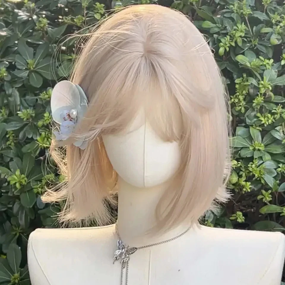 باروكات شعر طبيعية صناعية قصيرة باللون الأسود والأبيض للنساء، باروكة مستقيمة مع غرة، باروكات للحفلات التنكرية اليومية بدرجة حرارة عالية