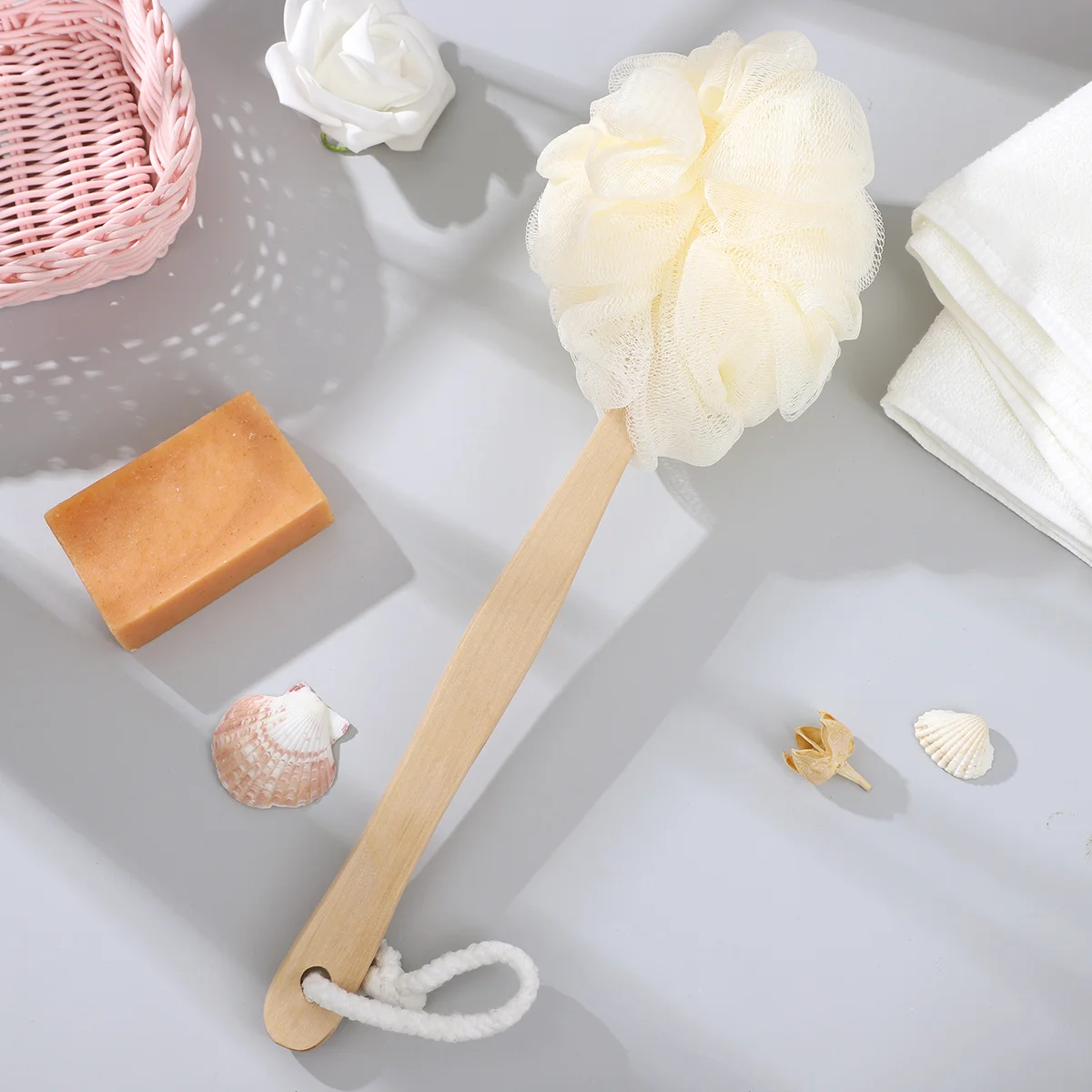 مقبض طويل حمام الإسفنج فرشاة اللوف شبكة التقشير الغسيل الظهر مزيل الجلد الميت فرشاة اغتسال للرجال والنساء