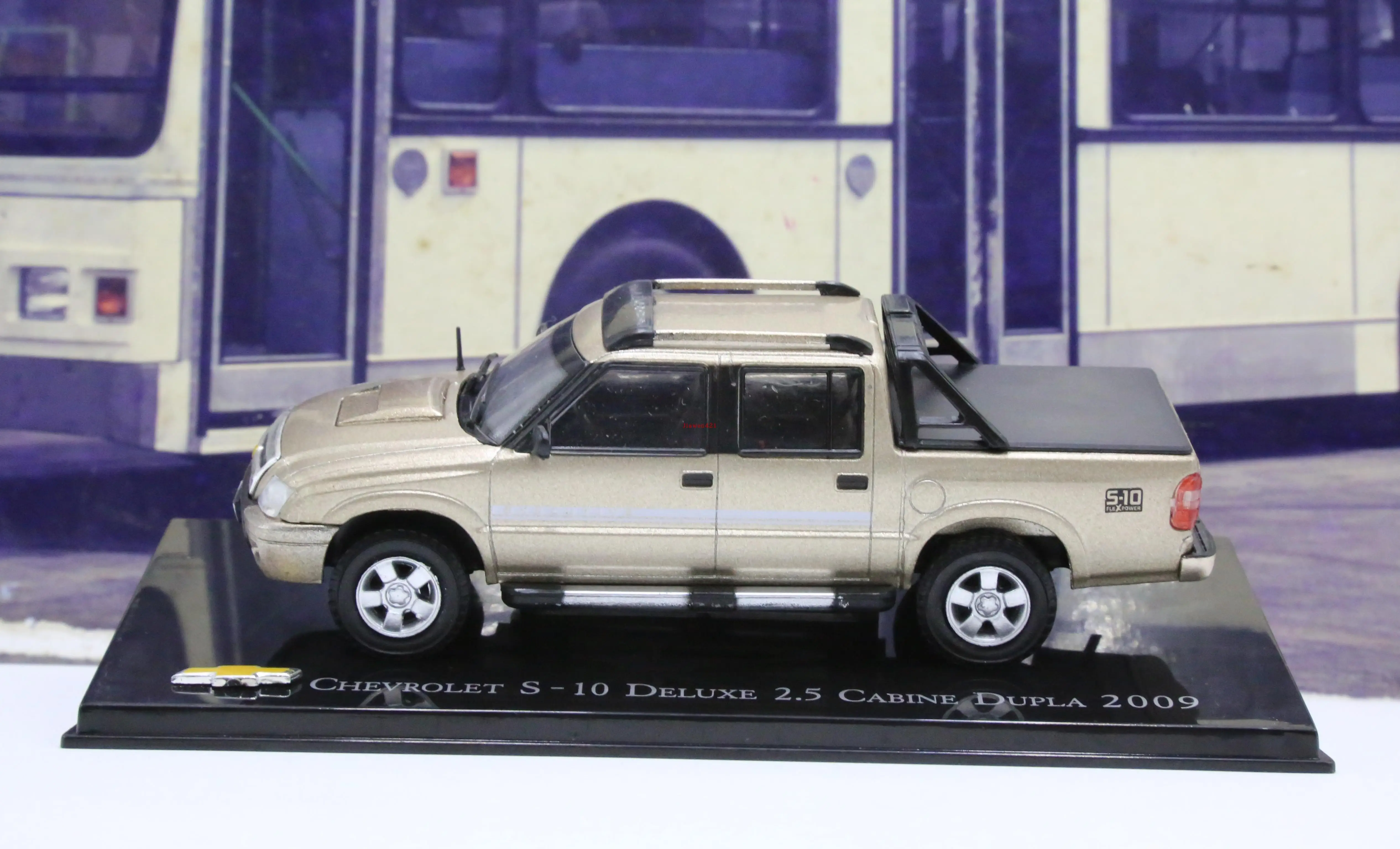 

IXO 1:43 2009 CHETVROLE S-10 DELUXE 2.5 CABINE Pickup Truck Diecast Alloy Car Model Collectible
