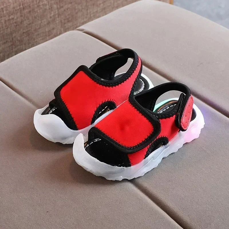 2024 Fashion New Brands LED Lighted Baby Casual Shoes Glowing Cute Infant Tennis Glowing Leisure Toddlers Girls Boys Sandals