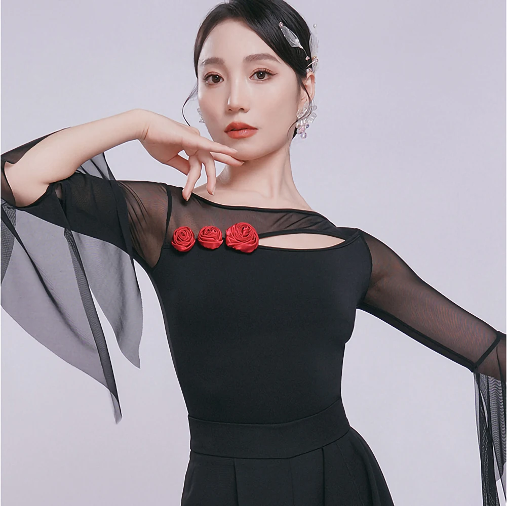 تي شيرت نسائي لاتيني قصة مجوفة جديدة سوداء ثلاثية الأبعاد على شكل زهرة ممارسة التورمالين الأزرق للحفلات الراقصة بأكمام شبكية وردي