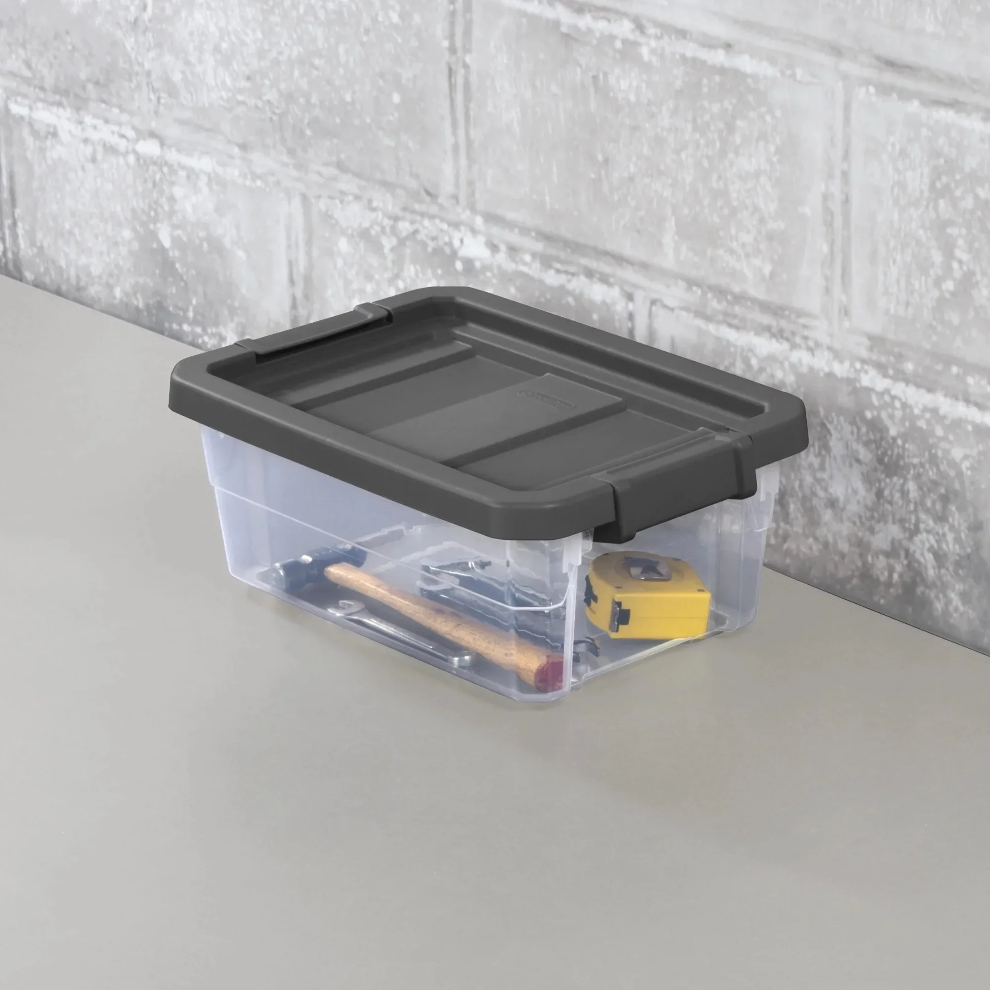 Caja apiladora de 16 cuartos, paquete de 6. Contenedor de plástico transparente, tapa gris oscuro. Duradero, ahorra espacio. Para almacenamiento en el hogar, la oficina y el armario.