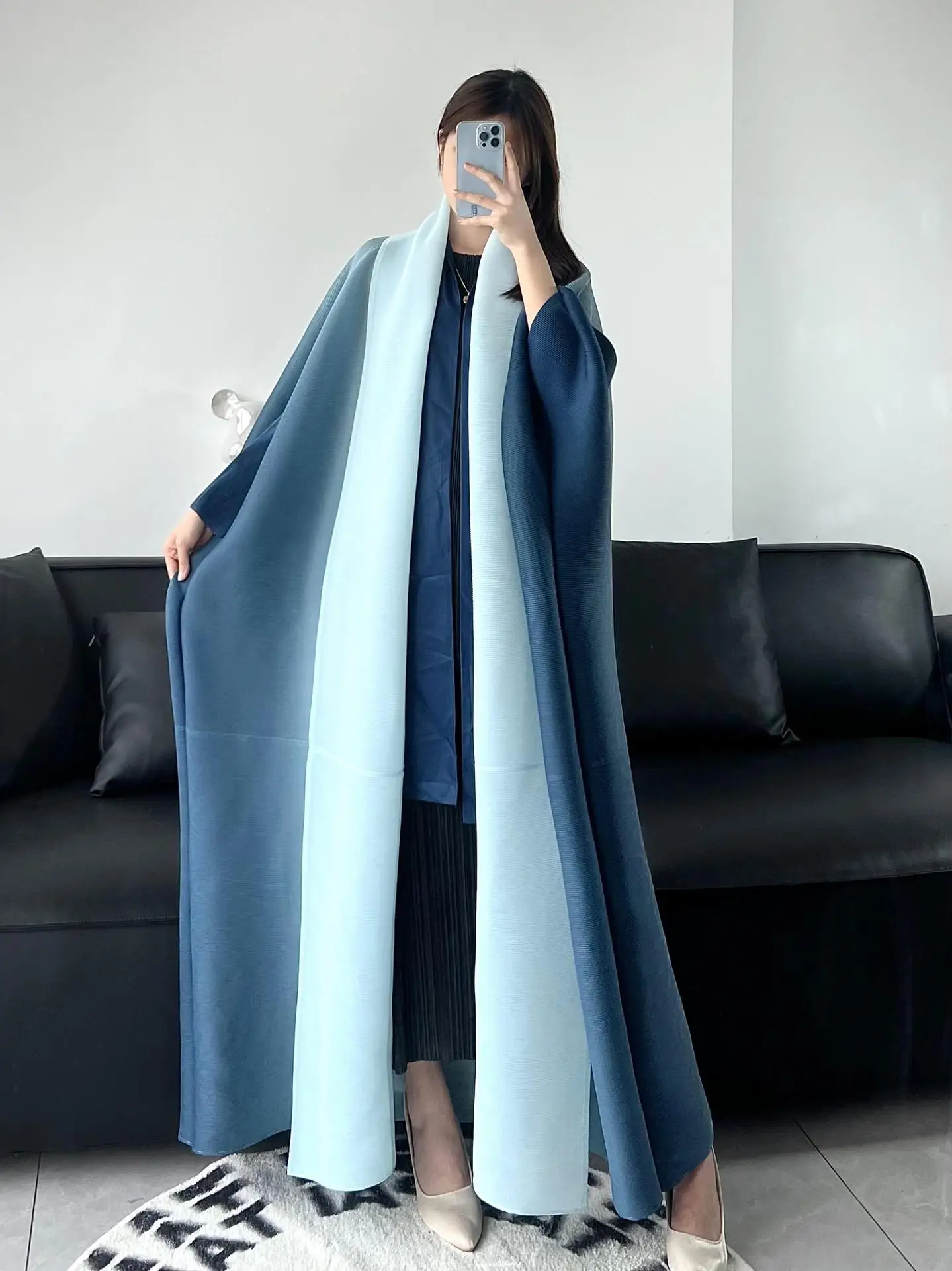 

Pleats Pleated Gradient Long Windbreaker 2024 Spring And Fall New Loose Casual Long Robe Coat Coat Cloak Female