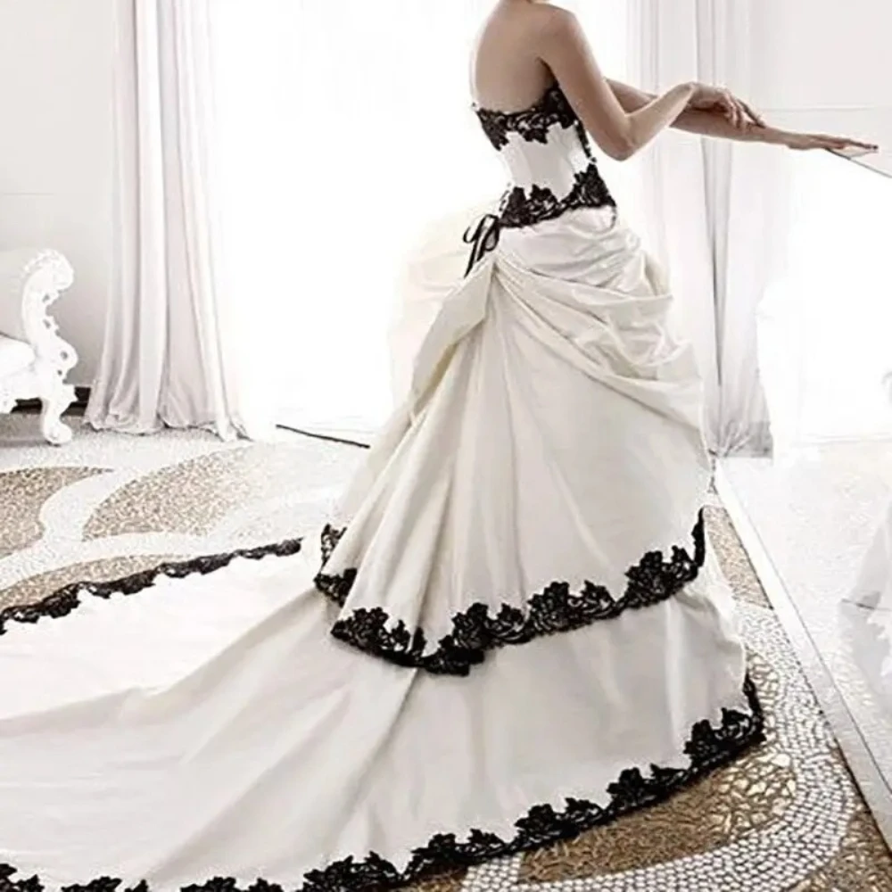 فساتين زفاف أبيض وأسود Ruched قطار طويل خمر ثوب الزفاف الدانتيل مخصص حمالة الحبيب فيستدو دي نوفيا #2