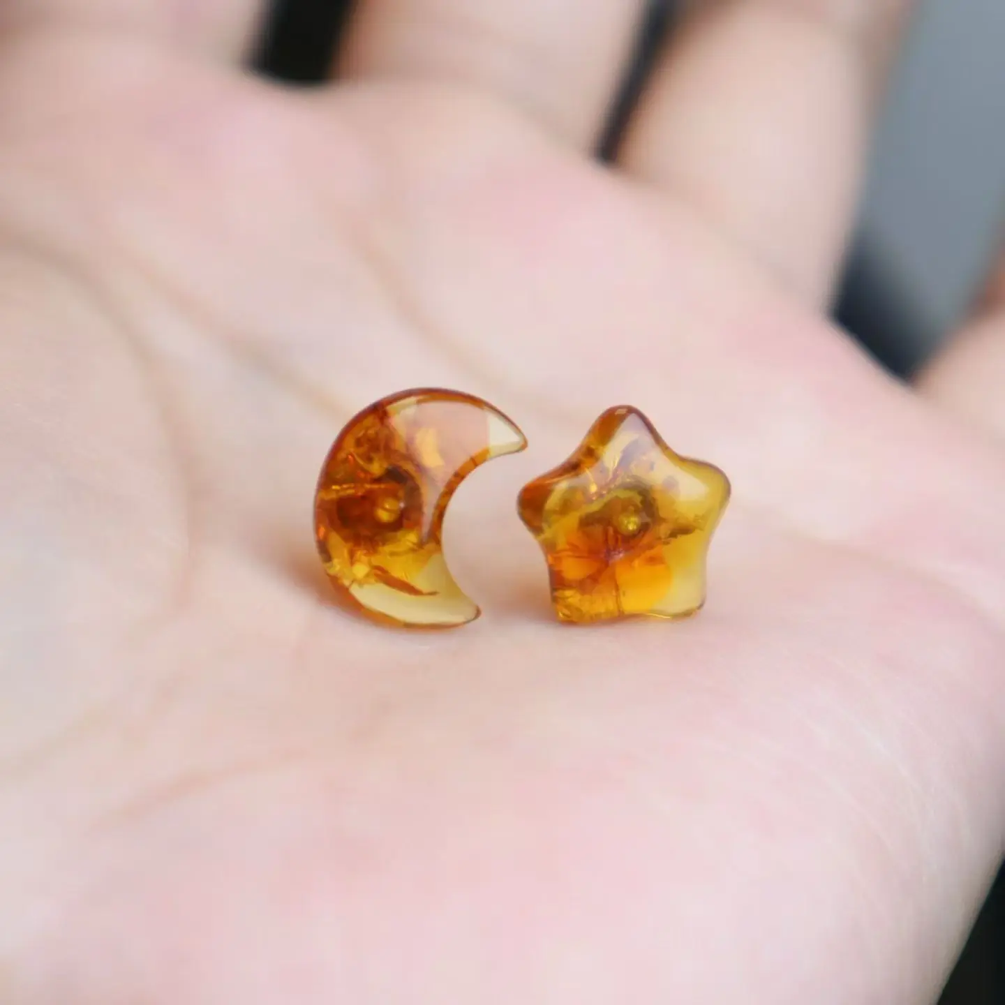

Certificate 925 Silver Natural Honey Amber Engraved Moon Star Ear Stud Unique Waterproof Non-fading Fine Earring Women's Jewelry