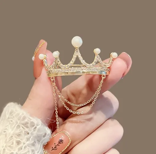 Crown chain anti glare brooch, high-end feminine style tassel chest flower, exquisite personality brooch, coat, suit accessories