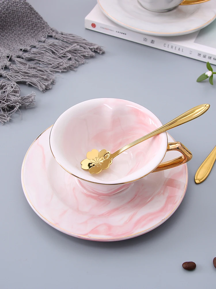 120 مللي النمط الأوروبي السيراميك فنجان القهوة طبق الإبداعية الرخام نمط بعد الظهر الشاي ضوء الفاخرة الحب على شكل قلب كوب مطلي مجموعة