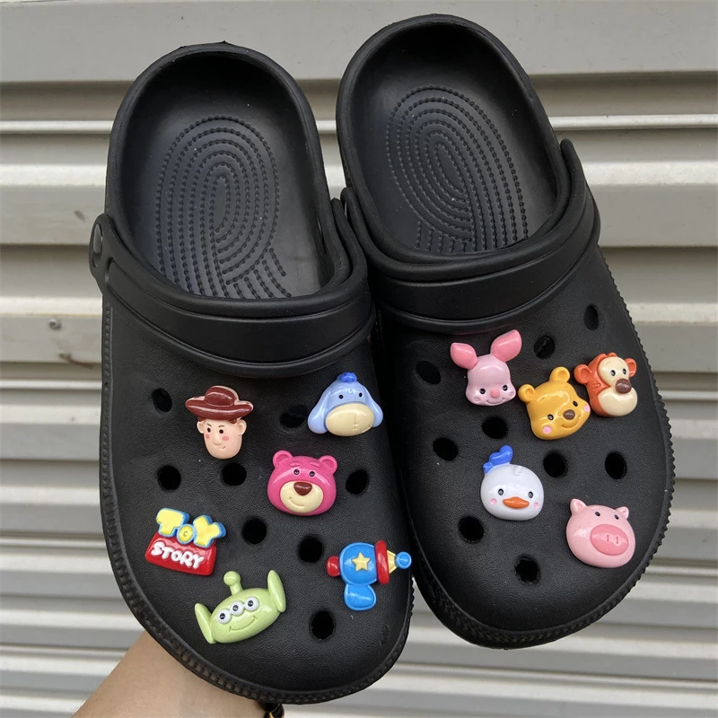 MINISO Cute Cartoon Sanrio Family Shoes Charm Set Kuromi Cinnamoroll Melody Kirby Decorations for Clogs and Sandals Party Gifts image 2
