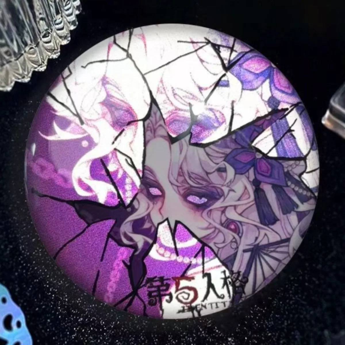 

Game Geisha Michiko 58mm Double Flash Broken Style Identity V Doujin Badge Anime Game Cosplay Peripheral Fashion Brooch