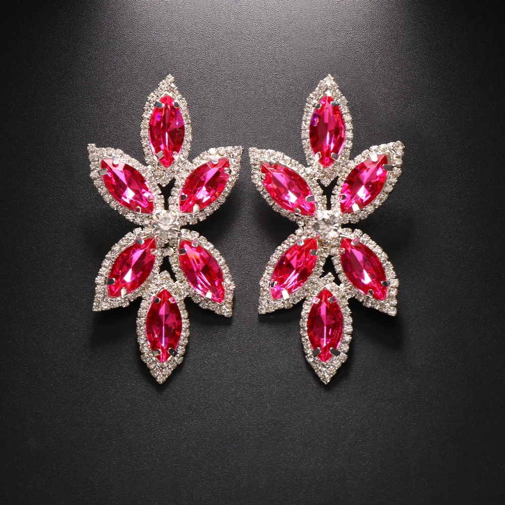 2024 New Trendy Rhinestone Flower Shaped Earrings Dinner Party Accessories Lady Fashion Personalized Jewelry Wedding Gift
