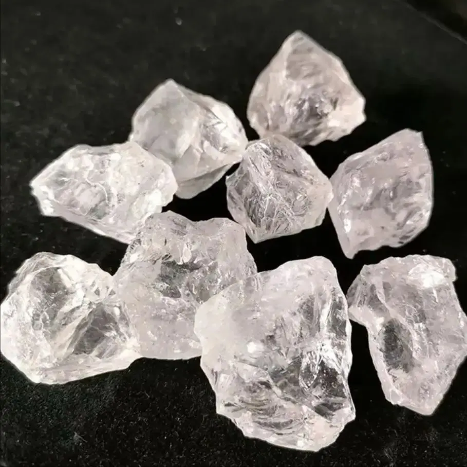 New Product Natural Clear Crystal Quartz Rough Healing Reiki White Gemstone Raw Rock Crafts Quartz for Garden Decor