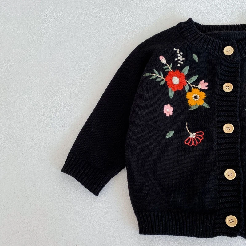 New autumn baby clothing 0-3 year old baby girls and children flower embroidered cotton yarn knitted sweater long sleeved jacket