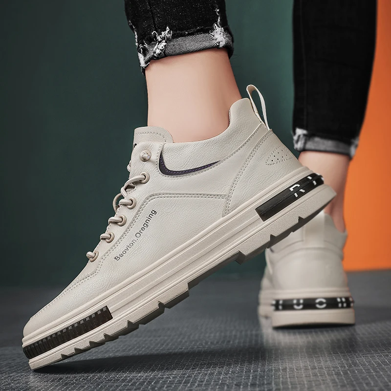 

Men's Low-top Round-toe Soft-soled Retro Style Lace-up Lightweight Large-sized New Casual Spring and Autumn Walking Sneakers