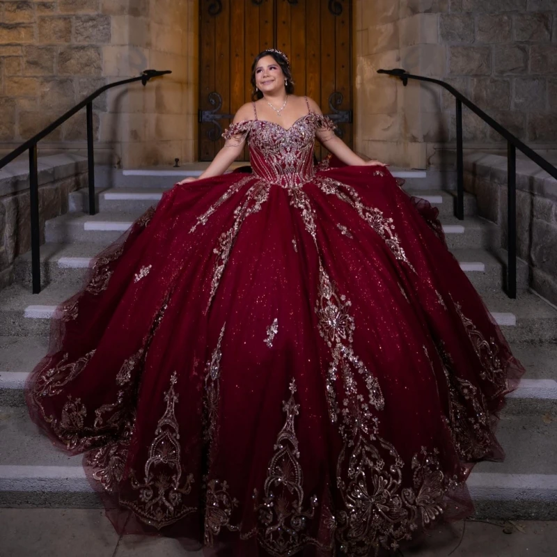 

Красное блестящее платье Quinceanera с открытыми плечами, аппликация, кружево, бисер, кристалл, тюль, корсет, вечерние, день рождения, милое платье 16, Vestidos