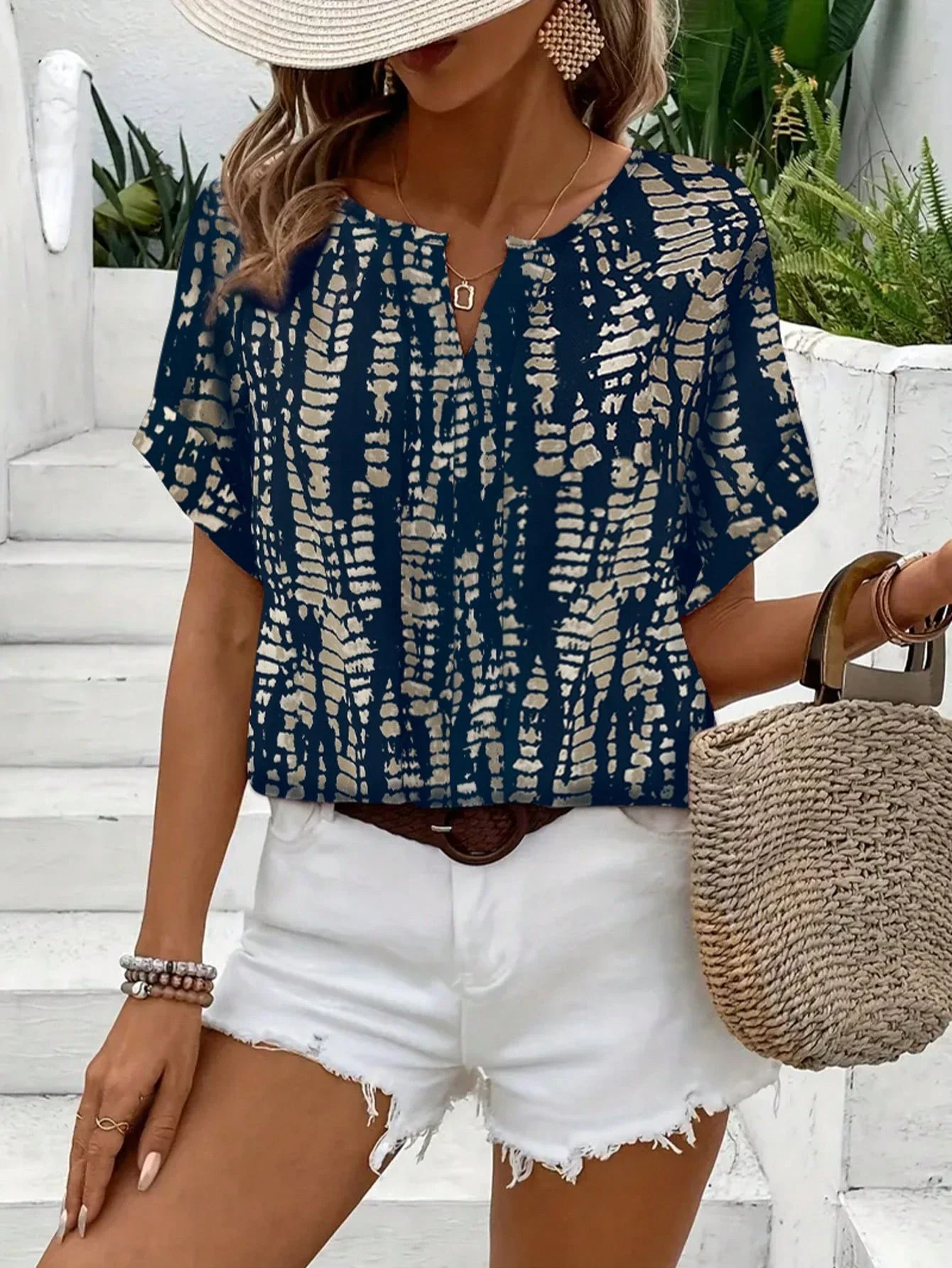 

Женская повседневная рубашка с V-образным вырезом и коротким рукавом, с принтом по всей поверхности, для летнего отдыха