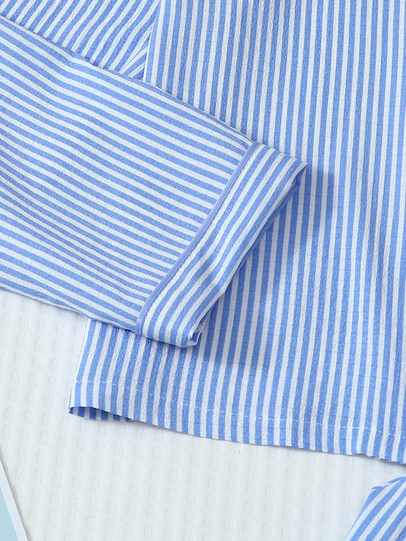 طقم بيجامة مطبوعة مخطط باللونين الأزرق والأبيض للخريف والشتاء مكون من قطعتين، بلوزة بأزرار سفلية وسراويل طويلة، ملابس نوم كاجوال مناسبة للاستخدام المنزلي #4