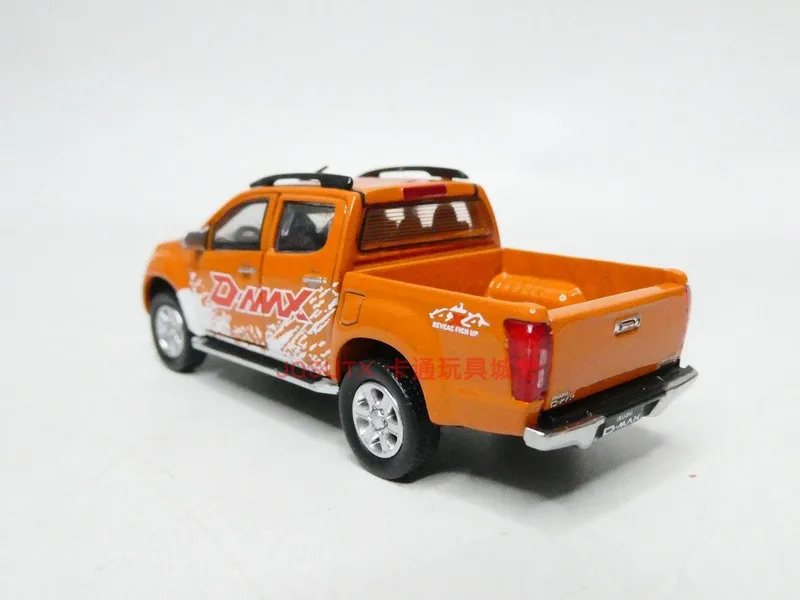 BM 1:64 ISUZU Pickup ISuzU D-MAX toy model car finished alloy can open doors