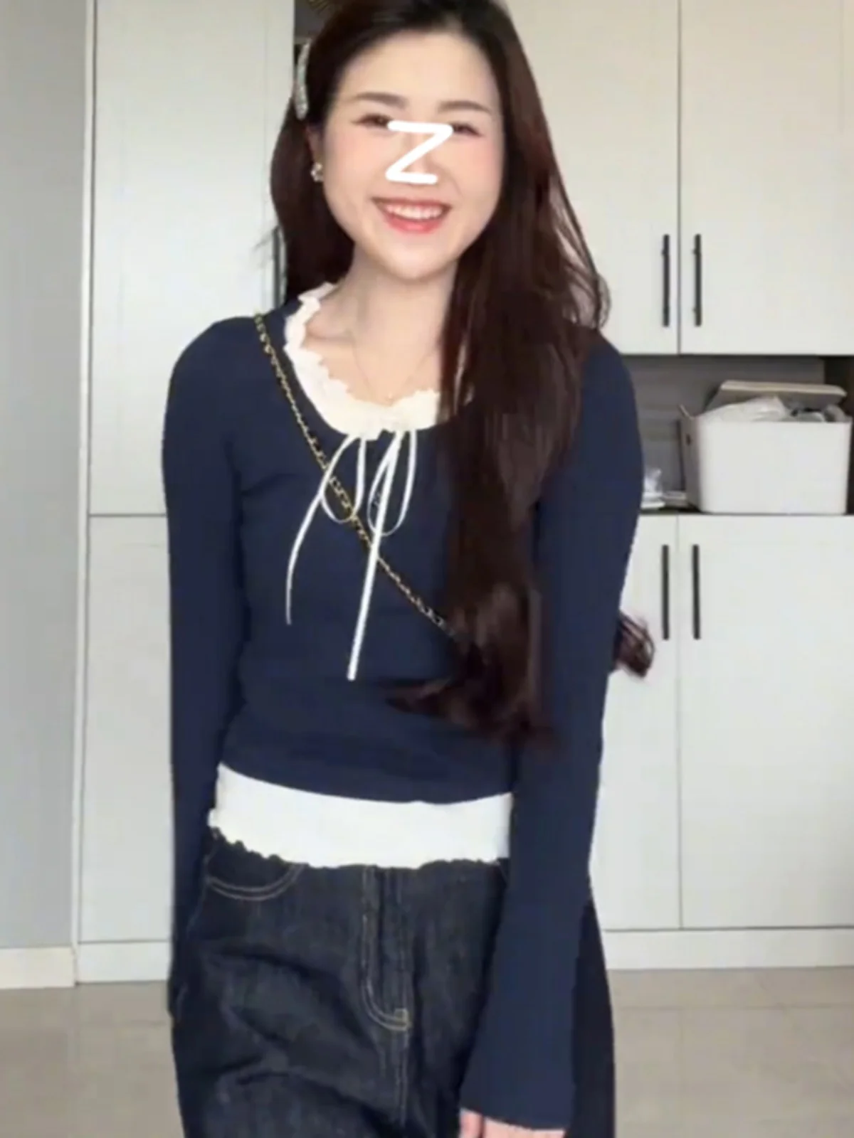 

Женская футболка больших размеров с дизайнерским кроем, осенняя, для полных женщин, с цветными вставками, поясом и эффектом «деревянных ушек», комплект из двух предметов