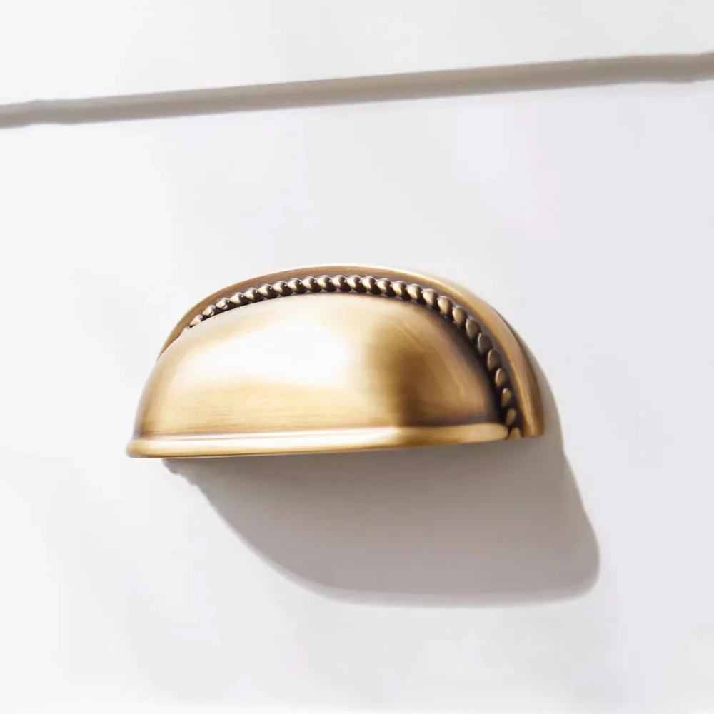 

Retro Furniture Handles and Knobs Solid Brass Bedroom Wardrobe Pulls Antique Bronze Kitchen Cabinets Handles Vintage Darwer Knob