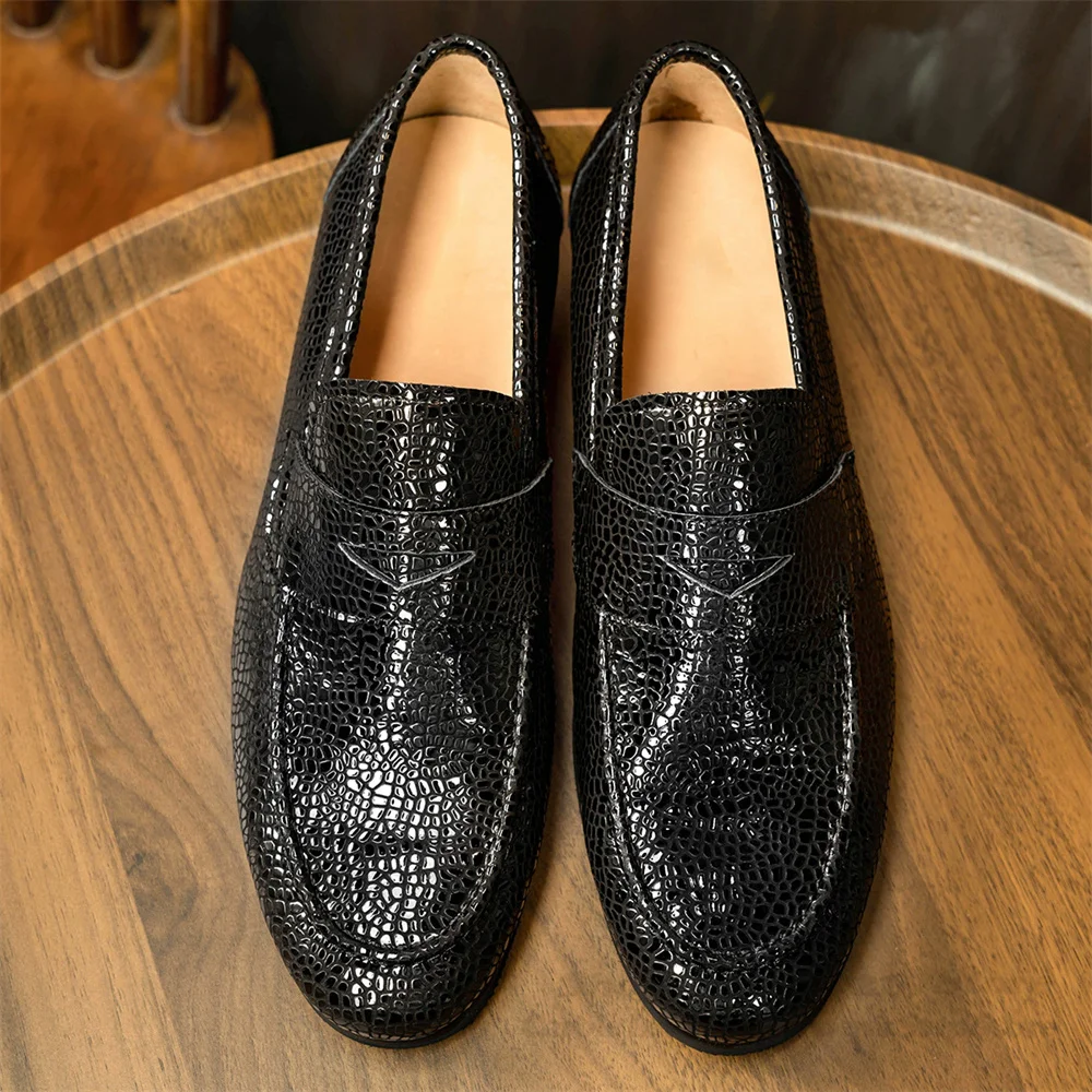 حذاء بدون كعب من الجلد البريطاني بطباعة الأفعى جلد طبيعي سهل الارتداء للرجال حذاء كاجوال يومي مصنوع يدويًا فستان مريح حذاء فردي