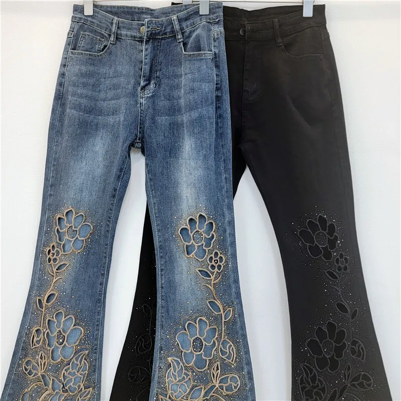 ANJY 2025 Jesień Zima Nowe Damskie Jeansy Bootcut z Diamentami Modne Kwiatowe Wzory z Wycięciami Uniwersalne Spodnie Denimowe o Długości do Kostek A16097