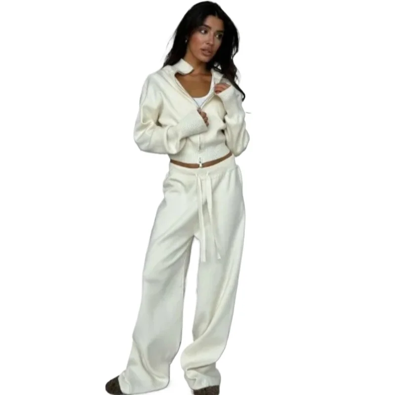 

Женская одежда на улице. Новый однотонный вязаный внутренний слой из двух частей. Высококачественный повседневный элегантный костюм с прямыми штанинами.