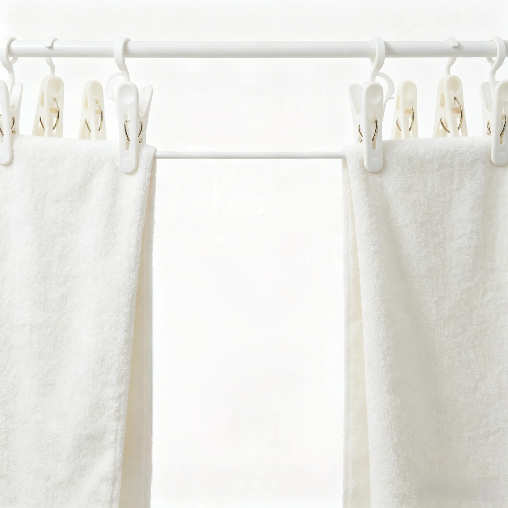 40Pcs Reliable Clothes Pegs with Consistent Grip Performance and Space Saving Design with Matching Storage Bag