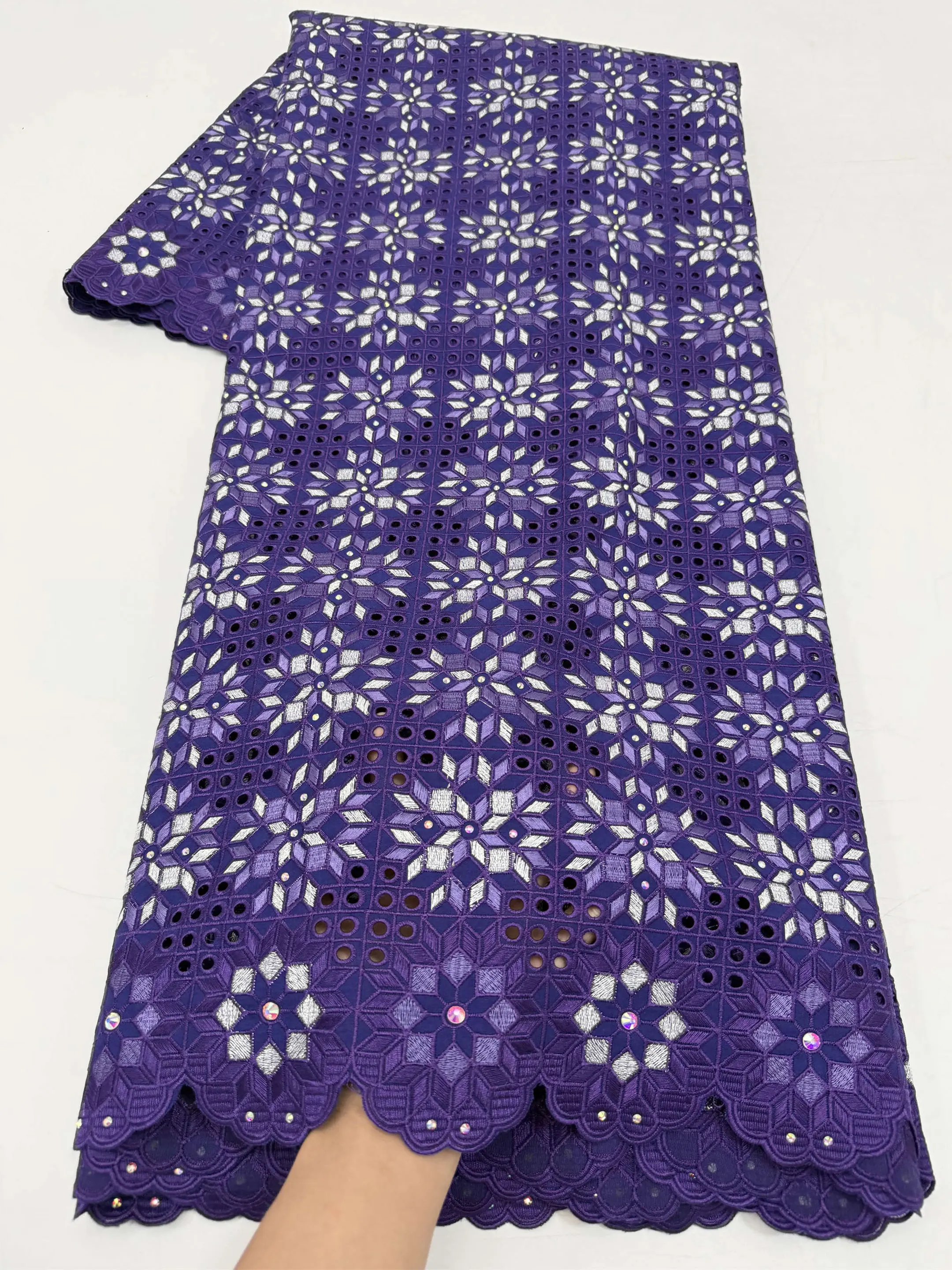 ナイジェリア刺繍コットンレース生地高品質フラワー刺繍2026 - Embroidery Flower Pattern のレビューと価格