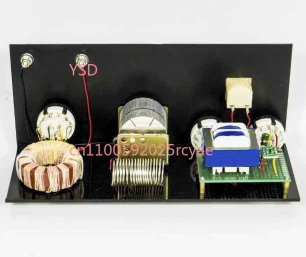 Ore Radio: onda media y corta, máquina de minería, diseño en rack abierto