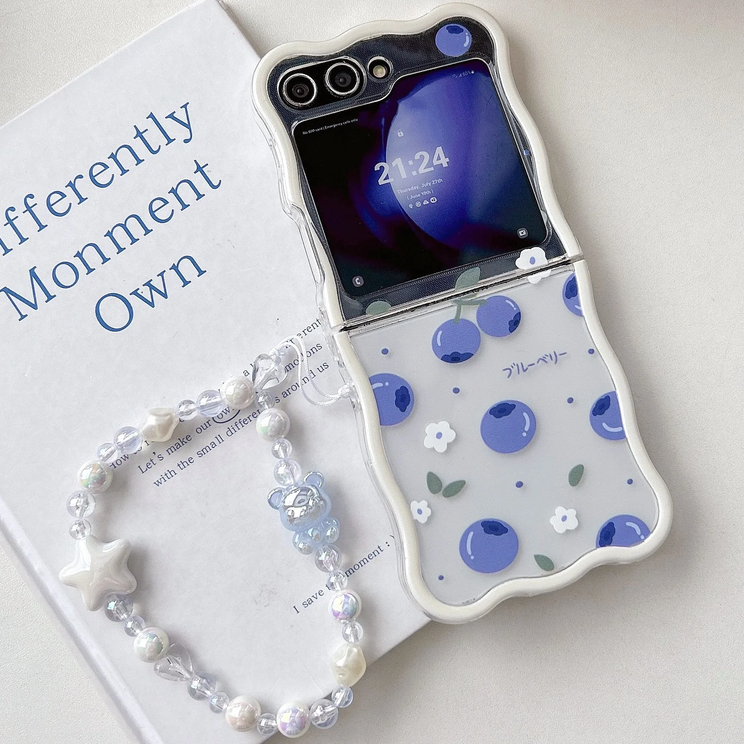 

Чехол с волнистым краем Funda для Samsung Z Flip 7, чехол для телефона с ремешком на запястье для Samsung Galaxy Z Flip 6 zflip5 Flip4 3, милые чехлы на заднюю панель