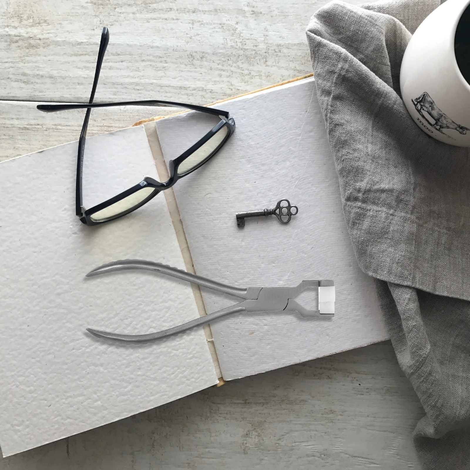 

Precision Stainless Steel Eyeglass Frame Pliers for Safe Adjustment and Repair Universal Fit for All Frame Types Professional