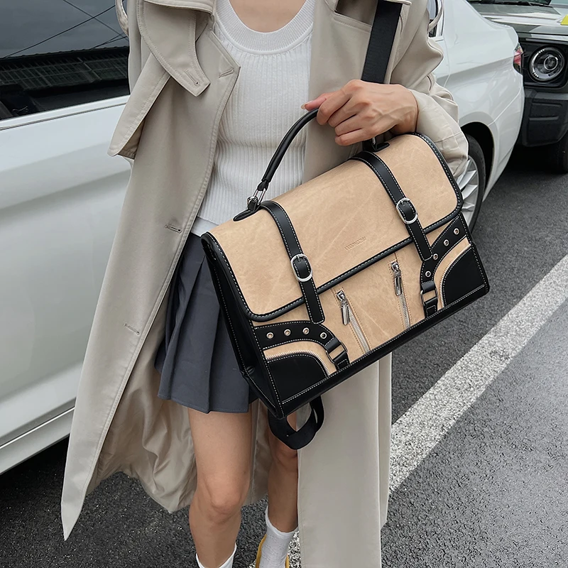 Ransel PU Wanita Gaya Inggris Tas Kantor Persegi Panjang Tambal Sulam Ritsleting Modis Tas Travel Antik Luar Ruangan Kapasitas Besar Wanita