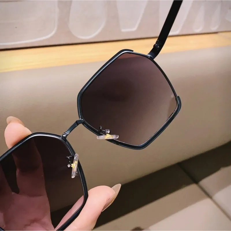 Una spedizione oversize mezza montatura sfumatura di colore occhiali da sole quadrati donne uv400 TR occhiali da sole da esterno durevoli Gafas DE SOL