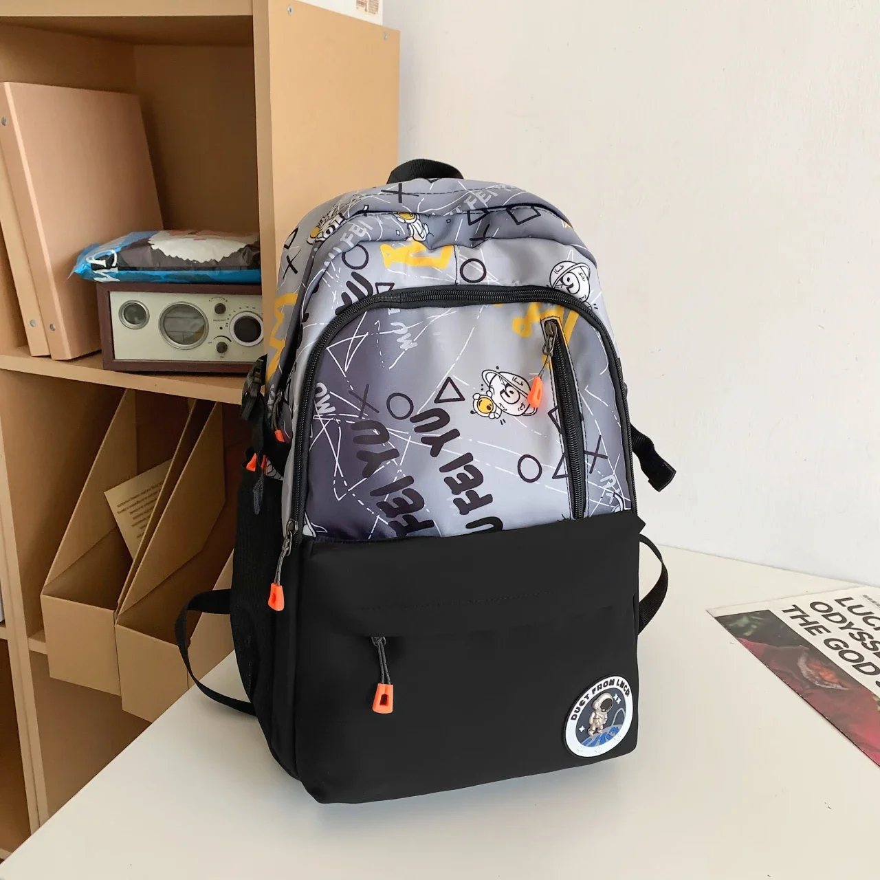 Fashionable campus backpack, outdoor travel bag, large capacity leisure travel bag