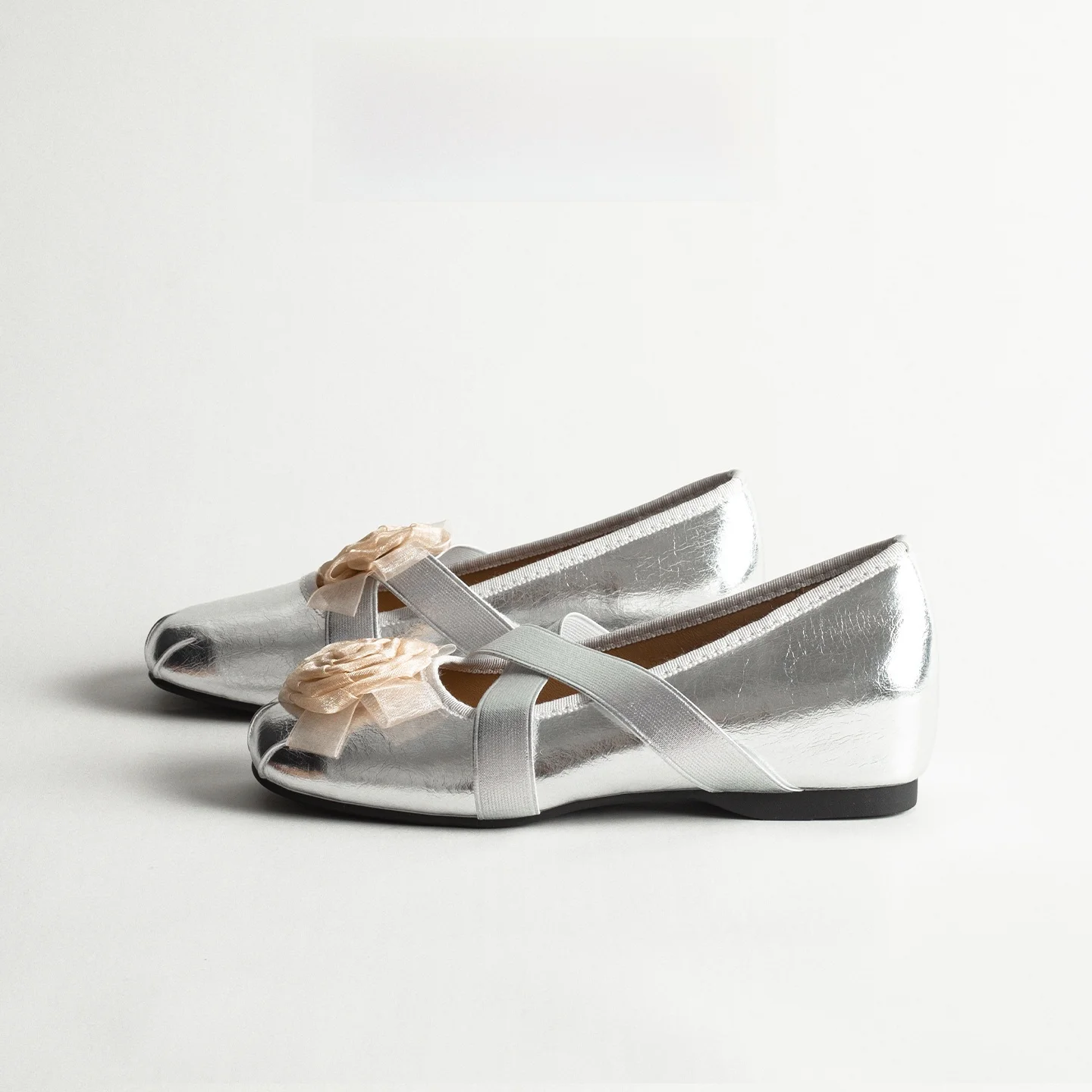 

Silver Genuine Leather Mary Jane Ballet Flats Women's Spring Retro Camellia Cross Strap Semi-Upgraded Ballet Single Shoes