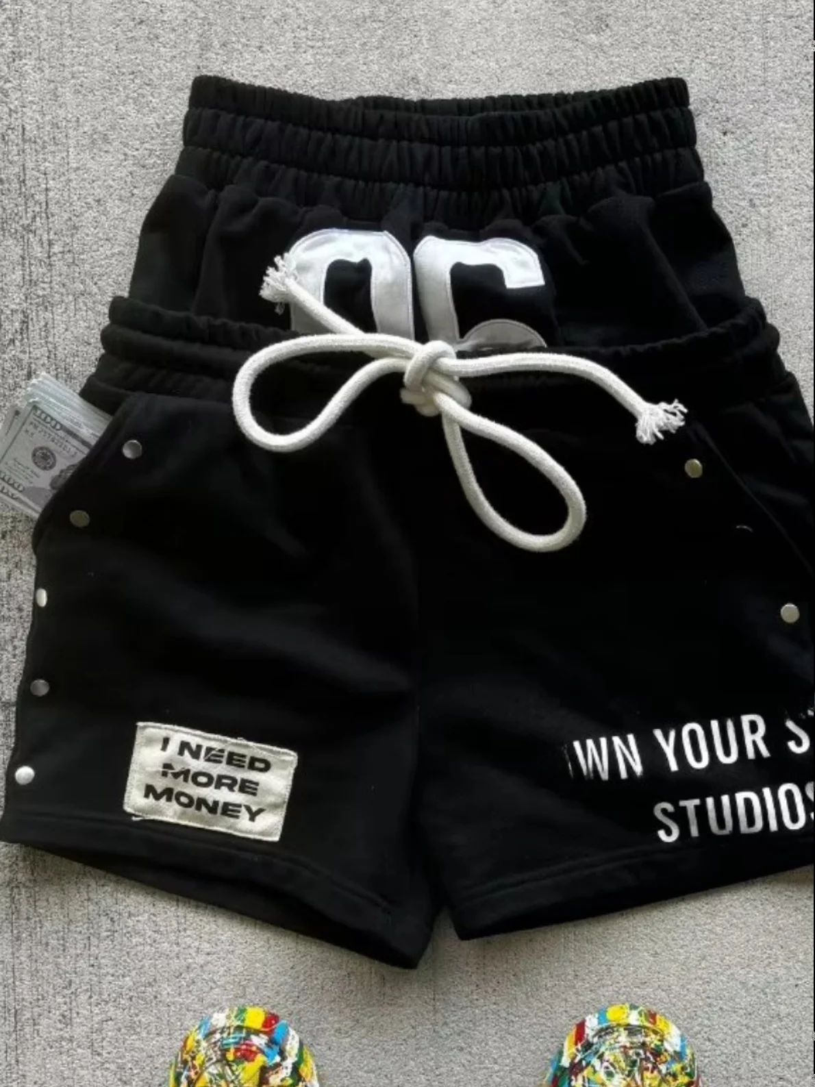 شورت رياضي فضفاض للرجال بتصميم أمريكي عتيق بخصر مزدوج وساق مستقيمة عادية مع حزام مطاطي مصبوغ وسماكة عادية