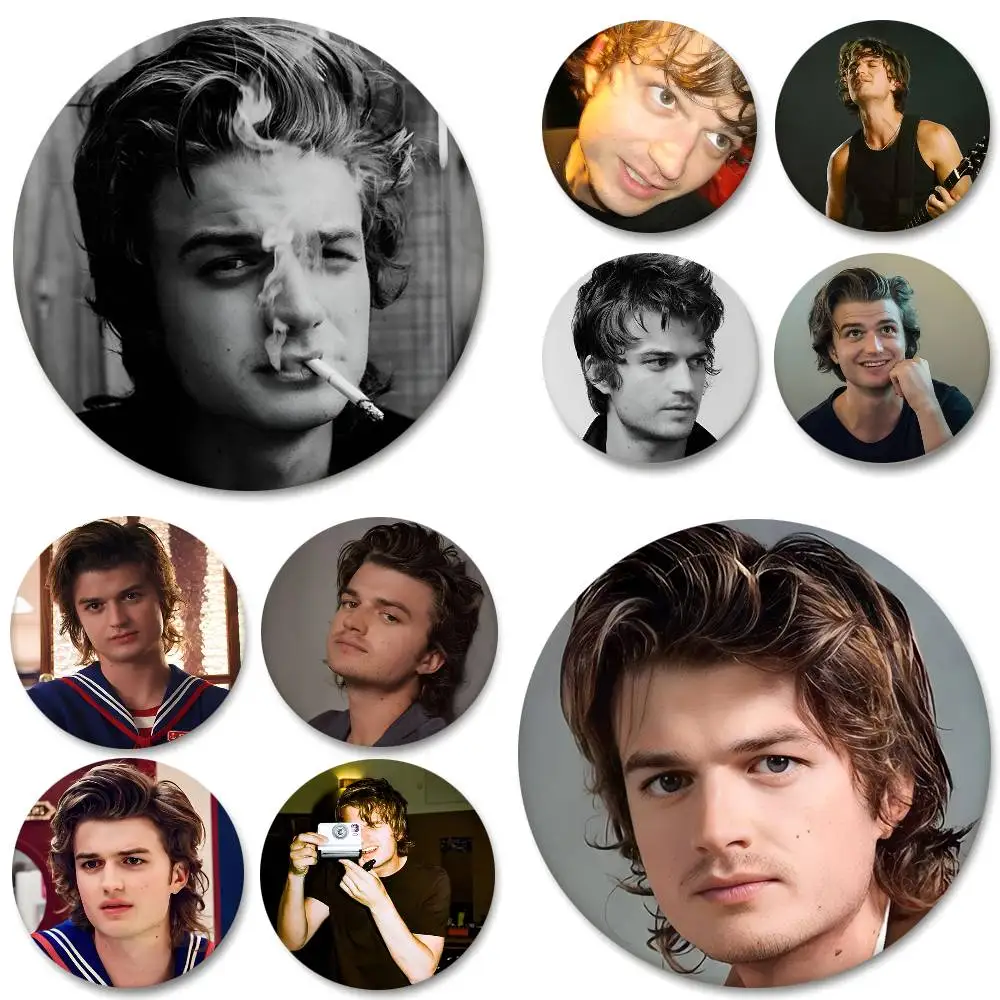J-Joe Keery Rundes Abzeichen Kreative Brosche Kleidung Rucksack Accessoires Anstecknadel