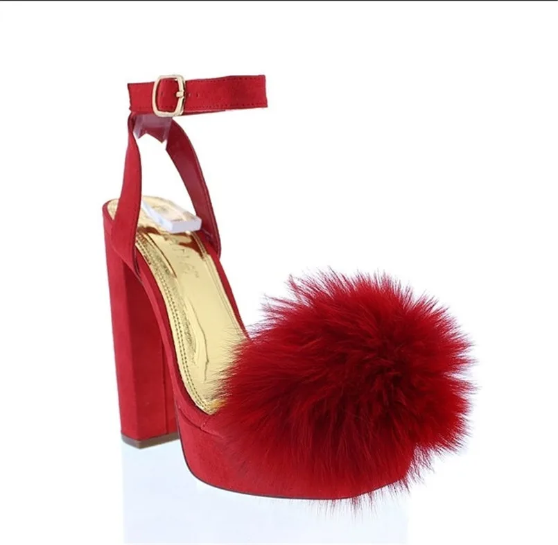 One pair Real Fox Fur Shoe Clips Shoes Buckle Bridal Shoes with Fluffy Pompom Ball Daily Detachable Accessories