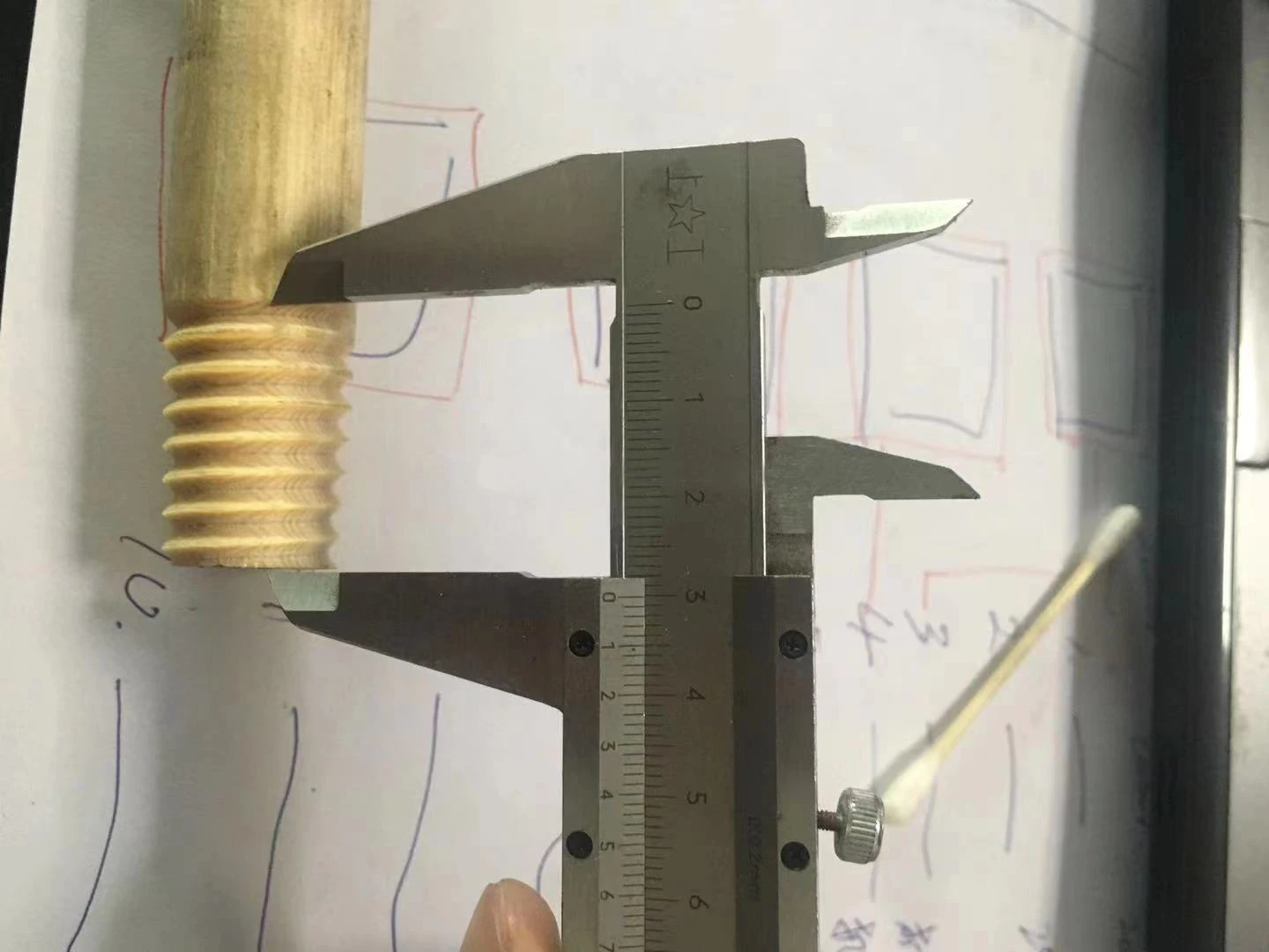 Linea di produzione per la lavorazione di filettature rotonde completamente automatiche in legno