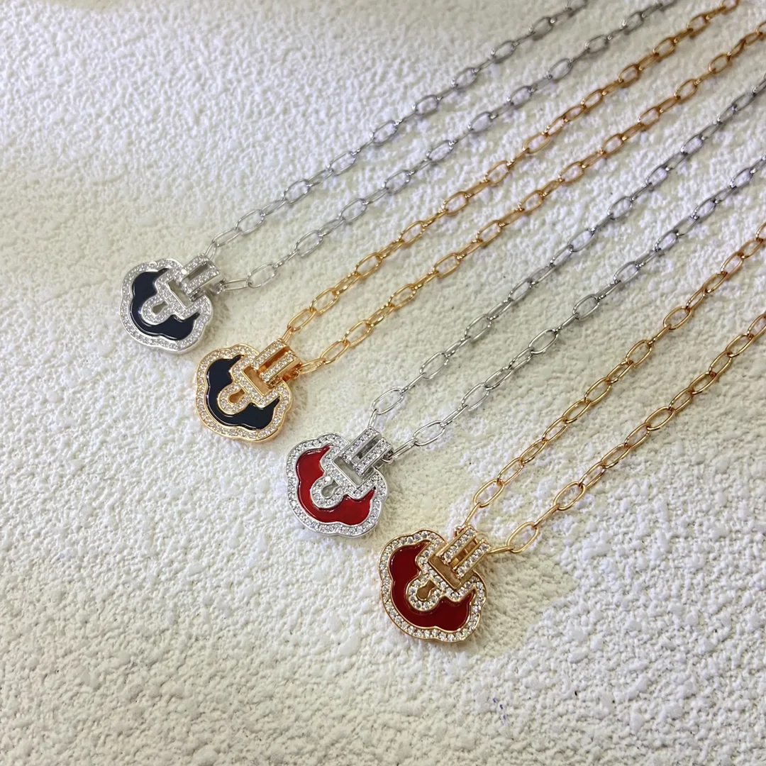 

2025 New Diamond inlaid Jade Marrow Ruyi Lock Necklace Fashionable and Versatile