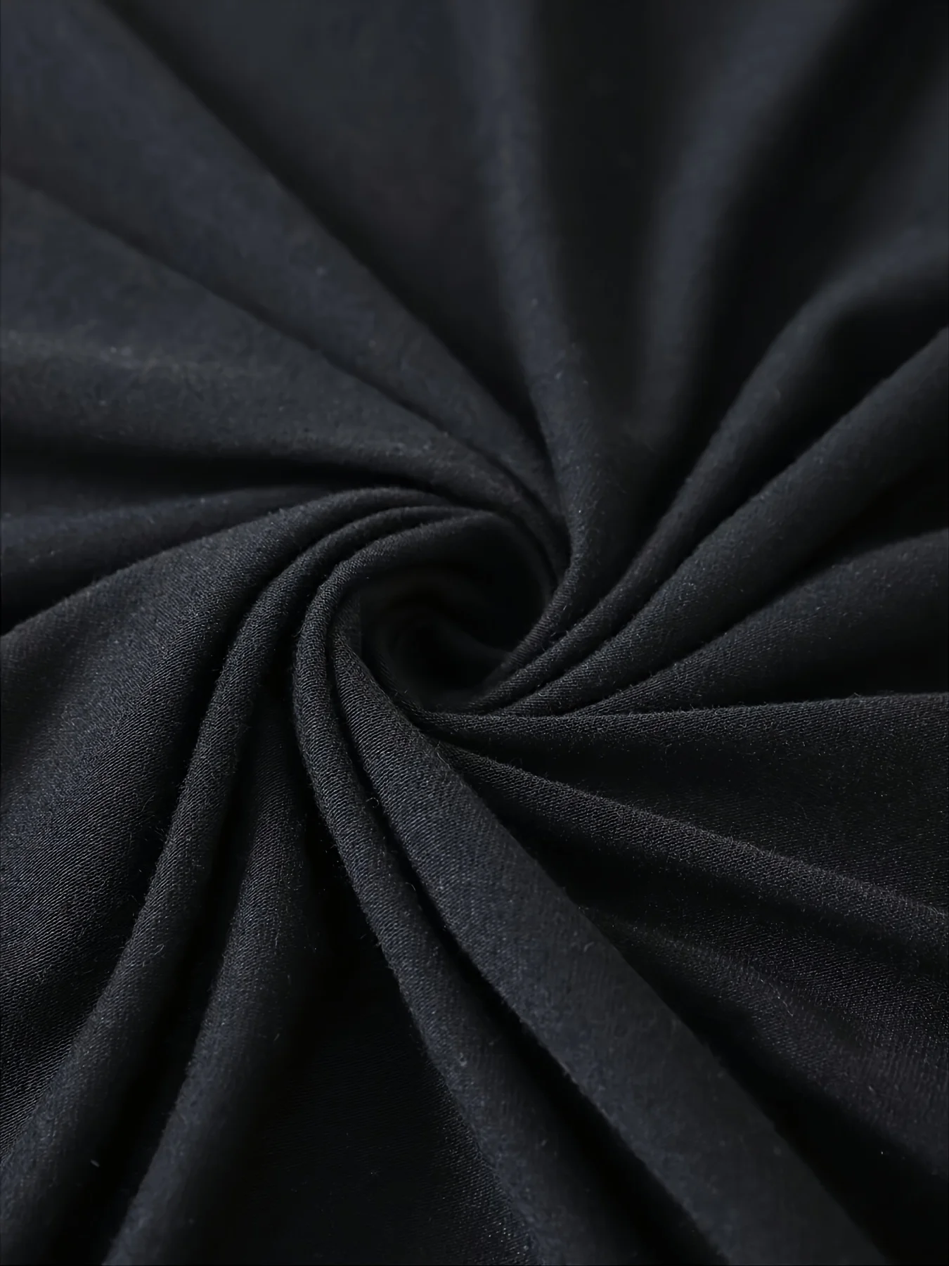 فستان صيفي أسود مثير للنساء مطبوع عليه خط الحب كاجوال بقصة ضيقة بدون أكمام ورقبة دائرية فستان قصير